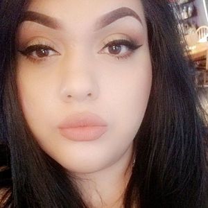 Meet your Posher, Gloria